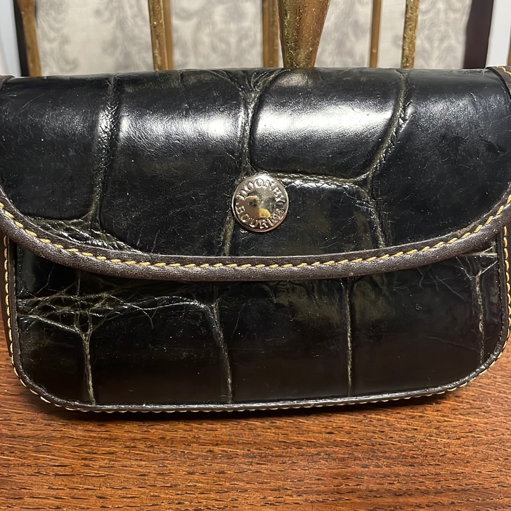 Dooney and bourke wristlet